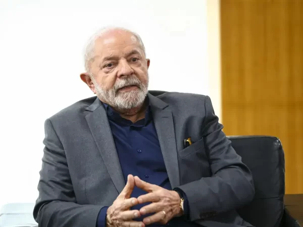 Lula regulamenta lei que permite responder ao tarifaço de Trump