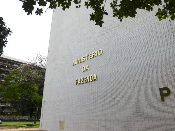 Ministério da Fazenda aumenta para 2,5% estimativa do PIB em 2025