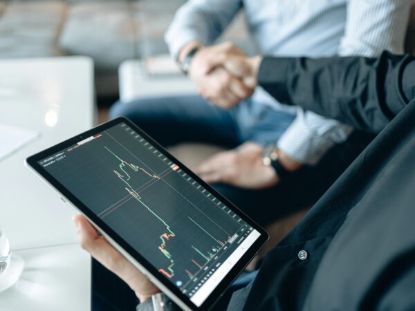 Mercado financeiro reduz previsão da inflação para 4,95%