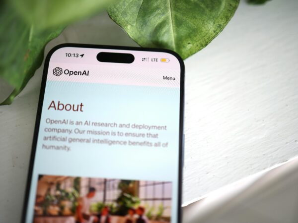 OpenAI lança modelos de IA mais acessíveis para competir com Meta e DeepSeek