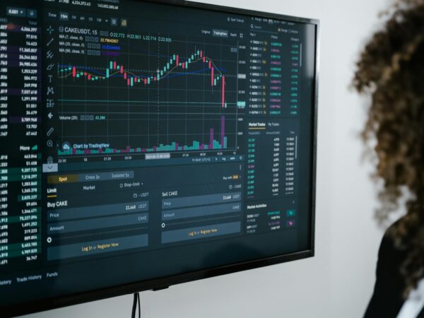 Ibovespa recupera linha dos 138 mil pontos, no maior nível desde 8 de julho