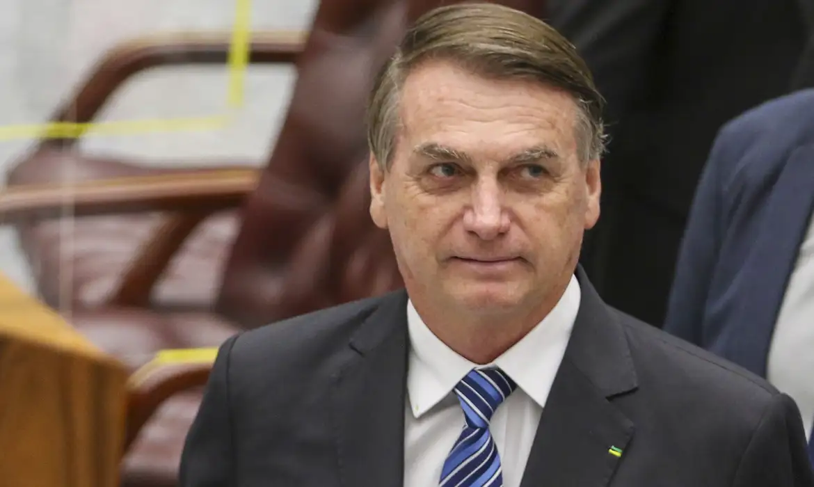 Defesa de Bolsonaro recorre contra prisão domiciliar 