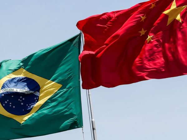 Emprego no comércio Brasil-China cresce mais que nas demais parcerias