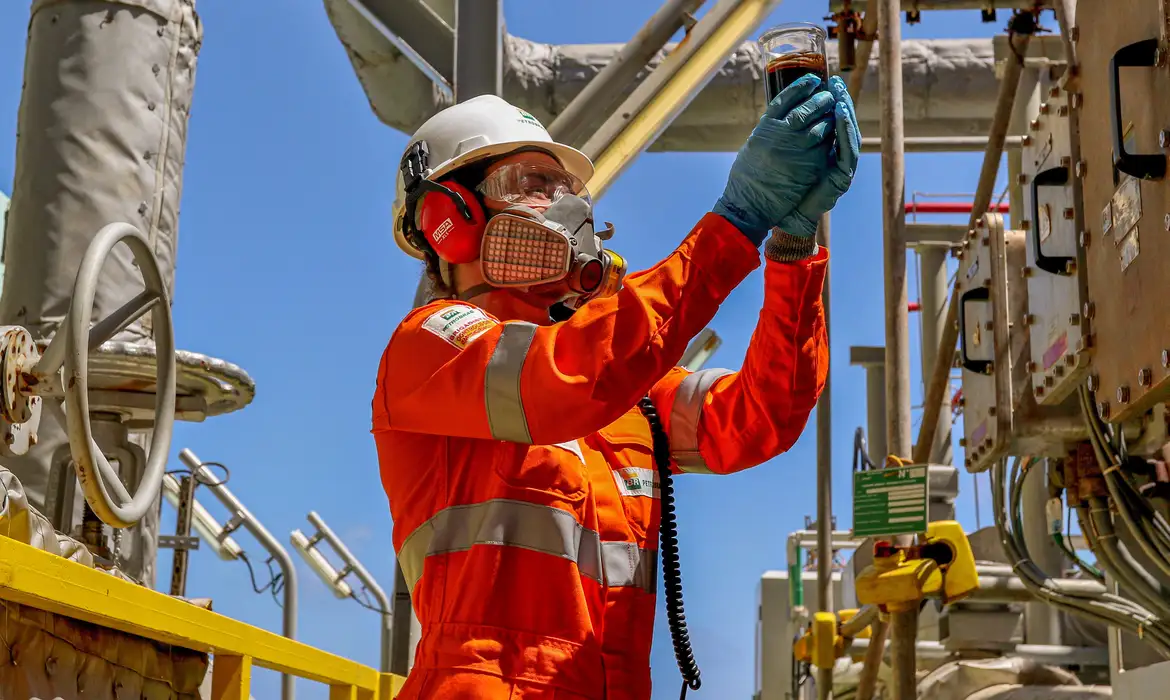 Petróleo fecha em baixa pela 4ª sessão seguida com temores de diminuição na demanda