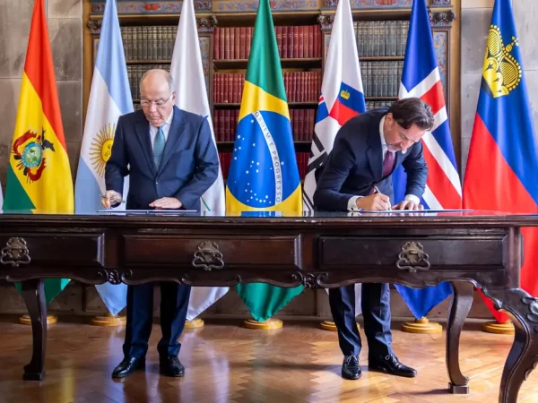 Mercosul assina acordo de livre comércio com quatro países europeus