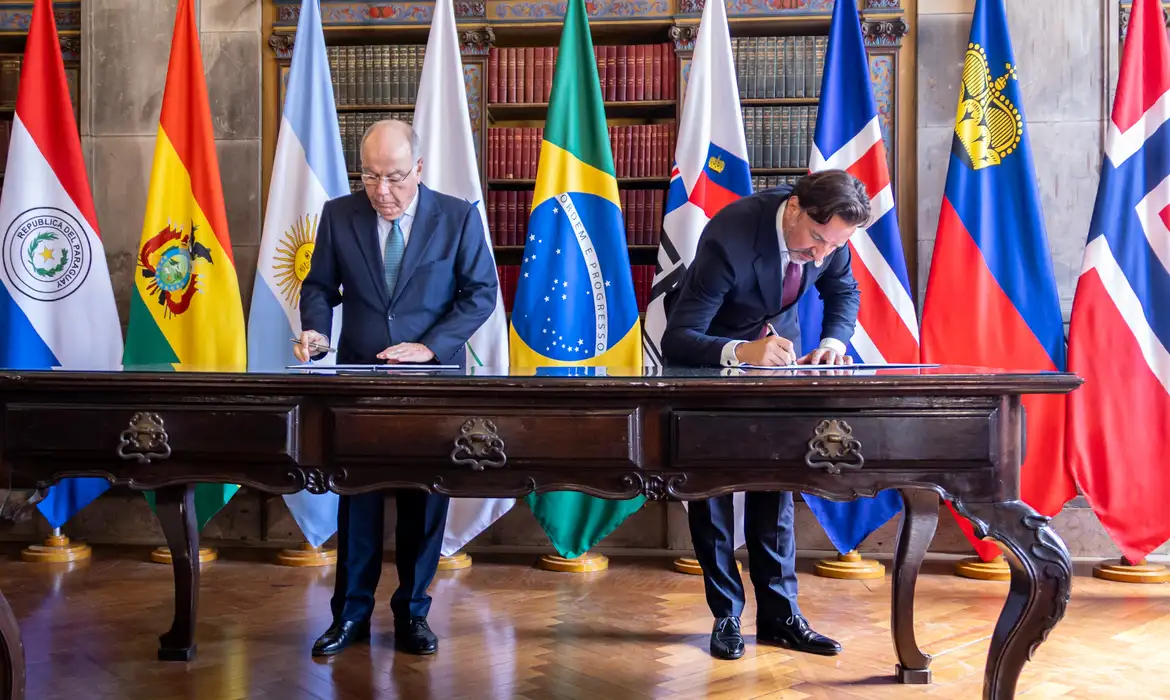 Mercosul assina acordo de livre comércio com quatro países europeus