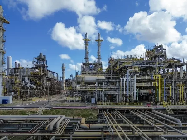 Faturamento da indústria subiu 5% em 2025, mostra CNI
