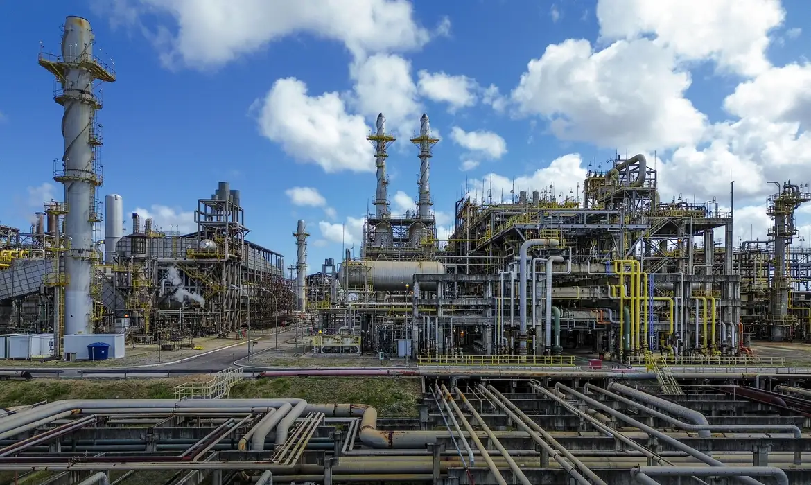 Faturamento da indústria subiu 5% em 2025, mostra CNI