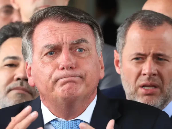 Por 4 a 1, STF condena Bolsonaro e mais sete pela trama golpista