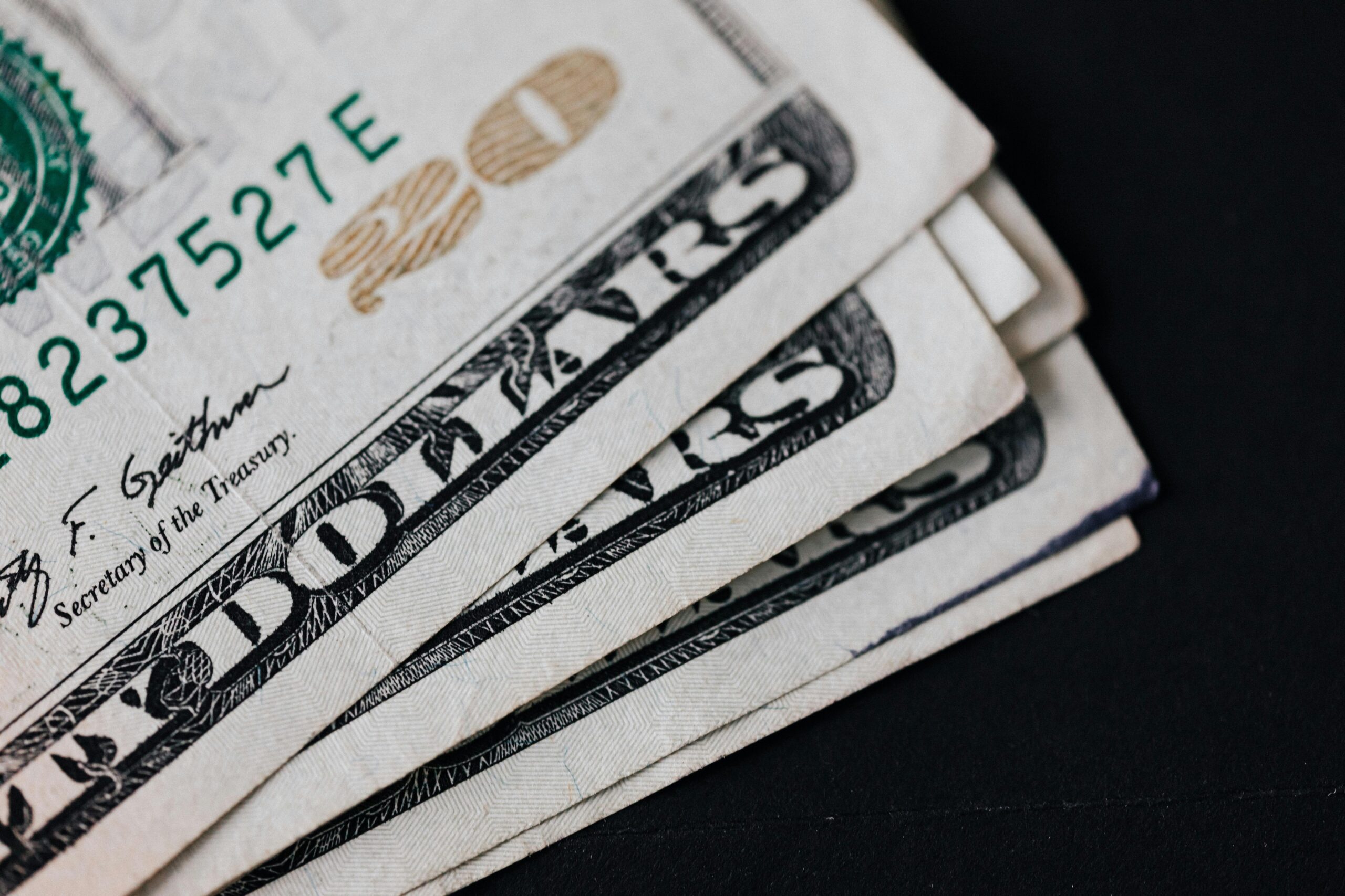 Dólar no fim de 2025 segue em R$ 5,50, calcula Focus