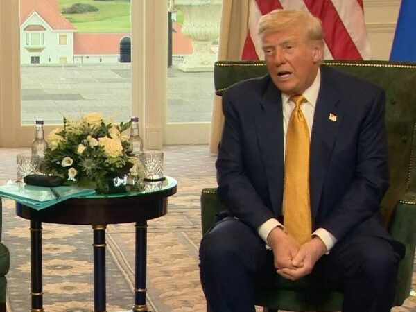 Trump classifica sanções contra Rússia como grandes, mas diz que Putin quer acabar com guerra