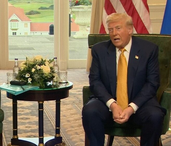 Trump classifica sanções contra Rússia como grandes, mas diz que Putin quer acabar com guerra