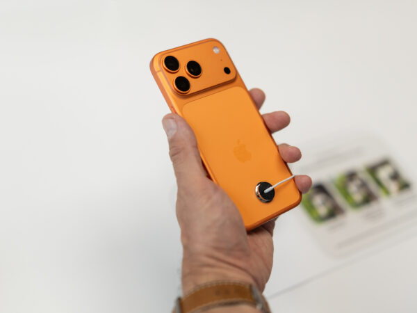 Apple dispara com o iPhone 17 e se aproxima da marca de US$ 4 trilhões