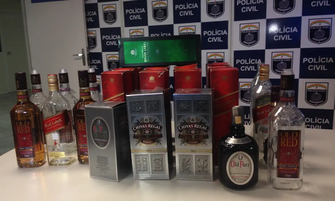 Bares e fabricantes treinam empresas para identificar bebidas falsas