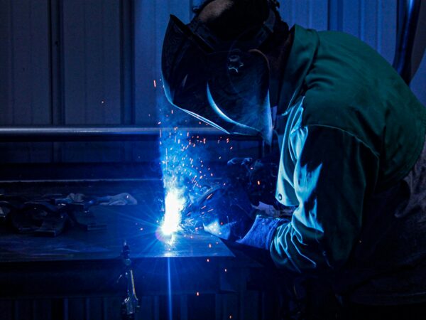 Indústria mantém previsão de crescimento do PIB em 2,3% para 2025, informa CNI
