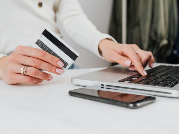 O setor de pagamentos corre em direção ao futuro impulsionado pela IA, mas carece de proteções e confiança, de acordo com o novo relatório da HCLTech