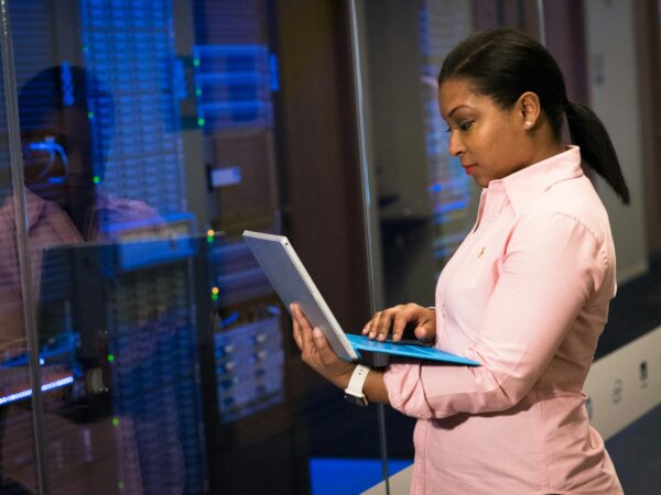 Brasil lidera ranking de salários em tecnologia na América Latina, aponta relatório