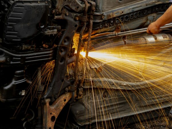 PMI industrial do Brasil sobe a 48,2 pontos em outubro, mas com perda de emprego elevada