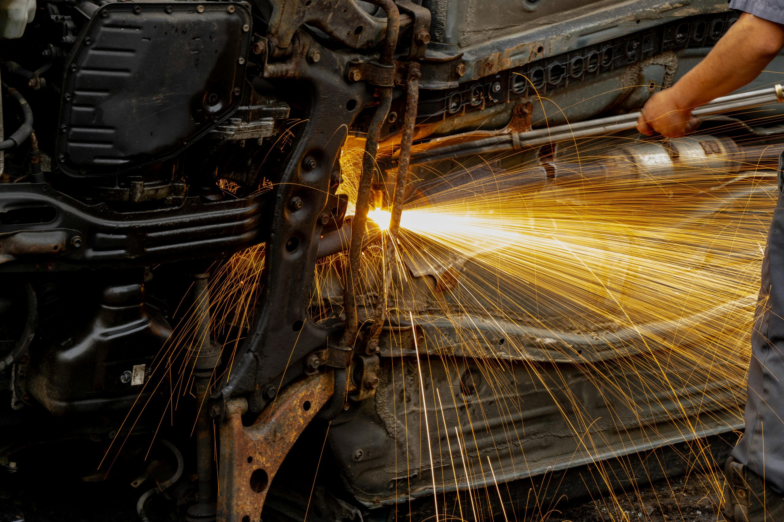 PMI industrial do Brasil sobe a 48,2 pontos em outubro, mas com perda de emprego elevada
