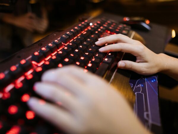 IMD: Brasil sobe quatro posições em ranking de competitividade digital