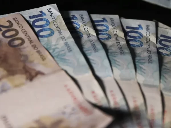 Mercado reduz previsão da inflação para 4,46%, abaixo do teto da meta