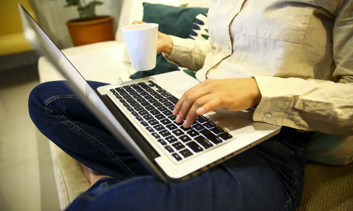 Proteção em tempo de clique: como os seguros de compras online ganham espaço no Brasil