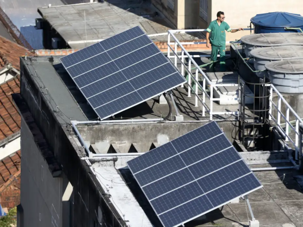 Chegada do verão impulsiona novos negócios e reforça o potencial de empreender com energia solar no Brasil