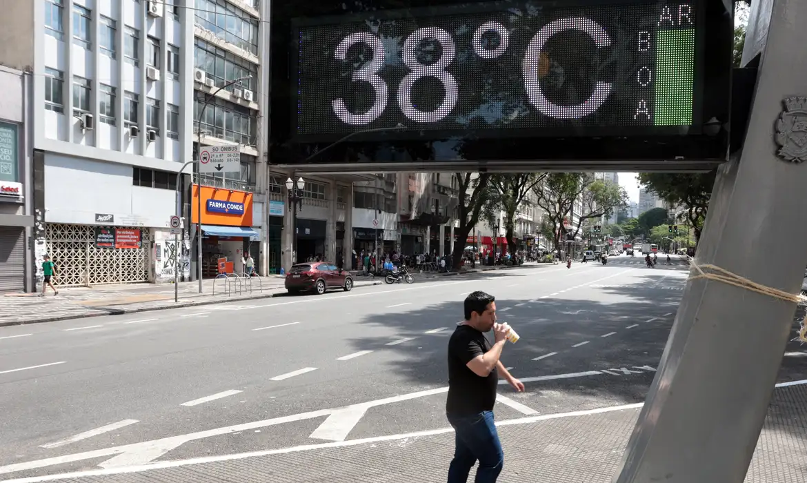 Temperatura em São Paulo chega a 37,2ºC e bate recorde para dezembro