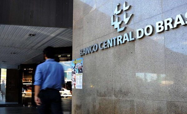 BC mantém juros básicos em 15% ao ano pela quinta vez seguida