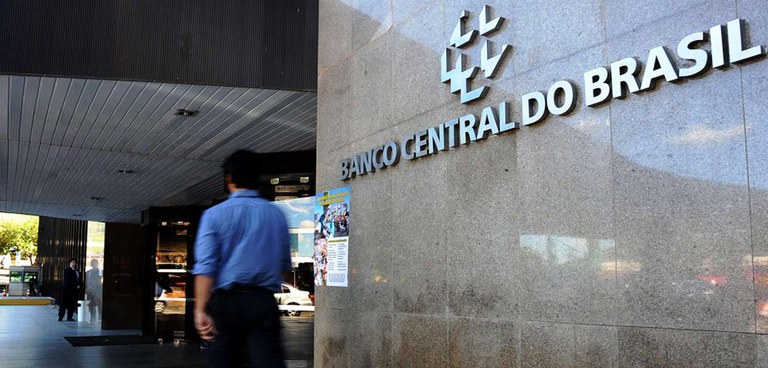 BC mantém juros básicos em 15% ao ano pela quinta vez seguida