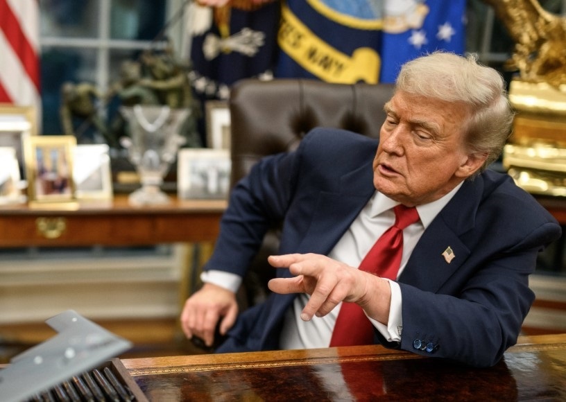 Donald Trump anuncia tarifas de 25% contra todos os países que mantêm relações comerciais com o Irã