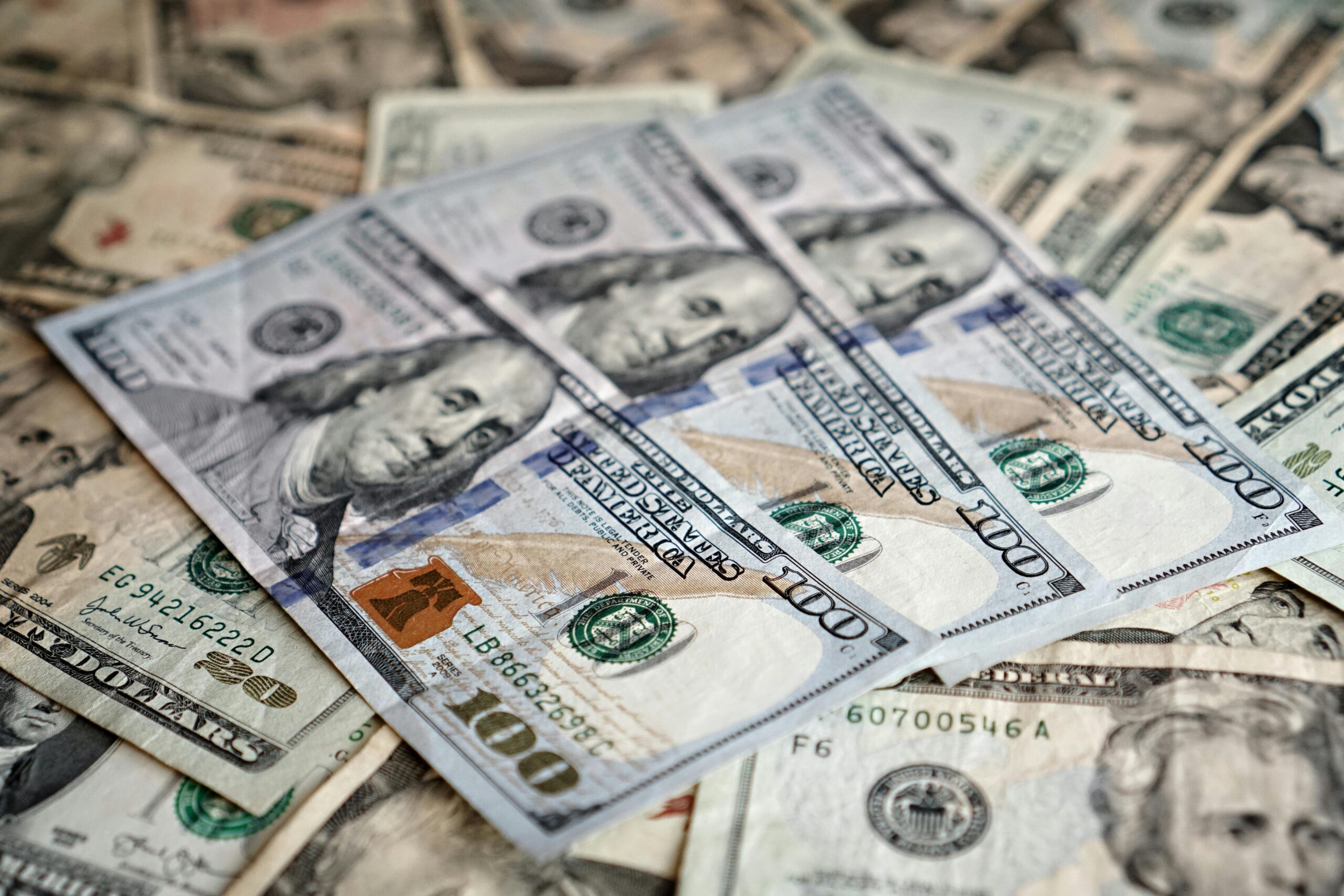 Dólar sobe para R$ 5,24 após indicação de Trump ao BC dos EUA