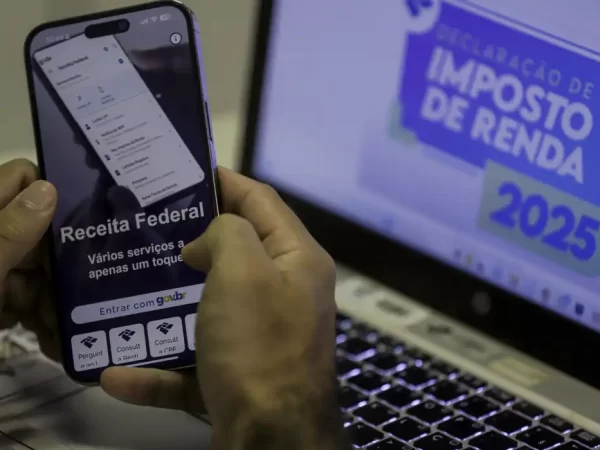 Governo envia alertas sobre imposto de renda pelo Gov.br e WhatsApp