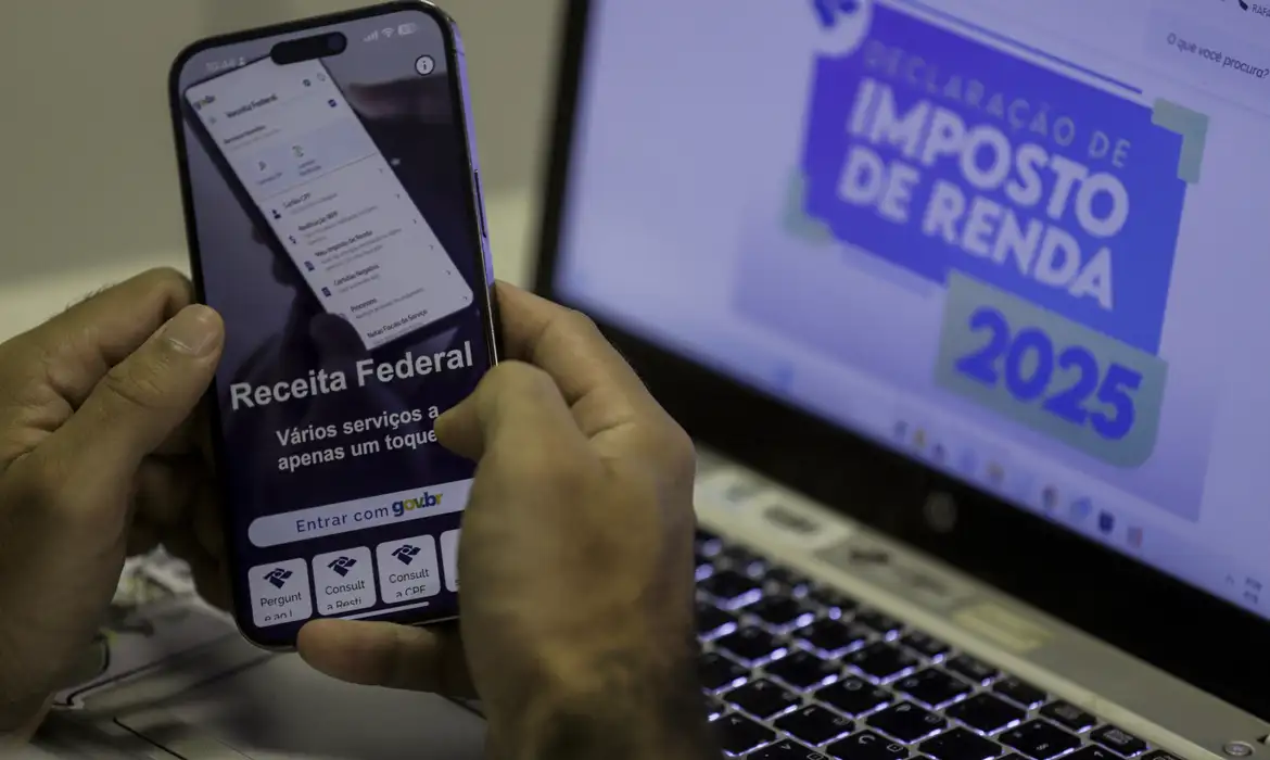 Governo envia alertas sobre imposto de renda pelo Gov.br e WhatsApp