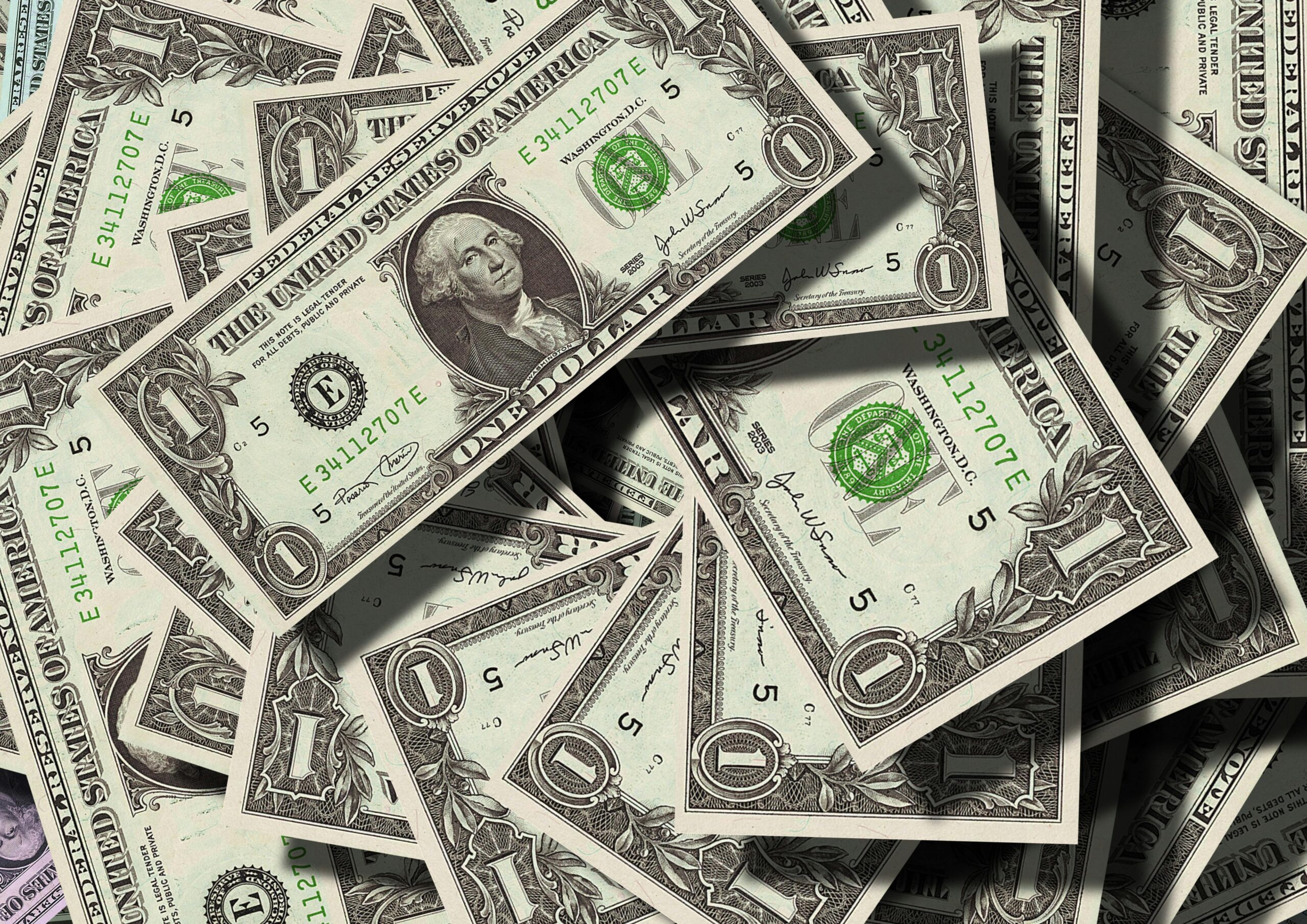 FMI: dólar dos EUA segue central para sistema monetário internacional e dominante no comércio