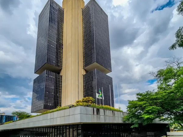 Bancos poderão descontar aportes antecipados ao FGC