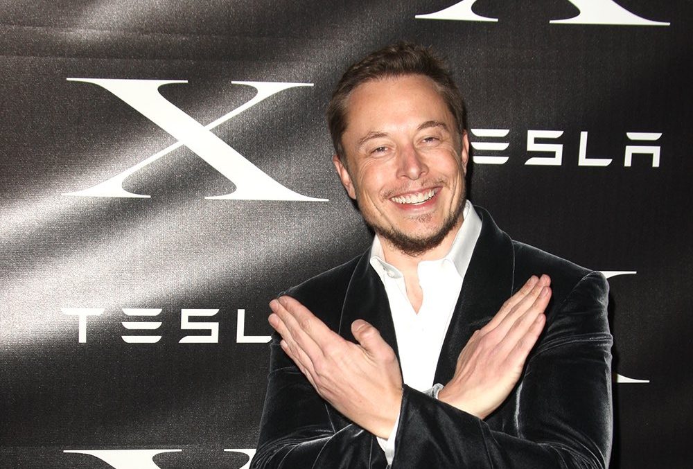 Elon Musk segue como o mais rico do mundo, segundo a Forbes