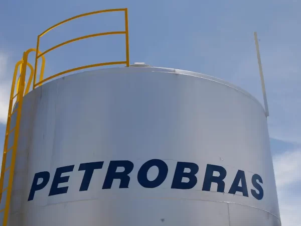 Petrobras diz que pode reduzir impacto da alta do petróleo no Brasil