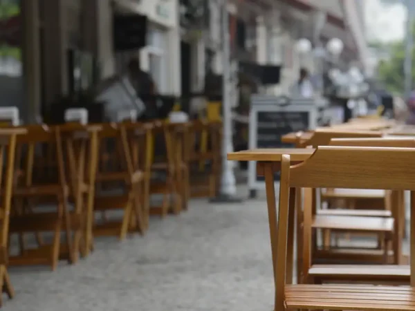 Bares e restaurantes trocam intuição por dados precisos para ampliar a margem de lucro em 2026