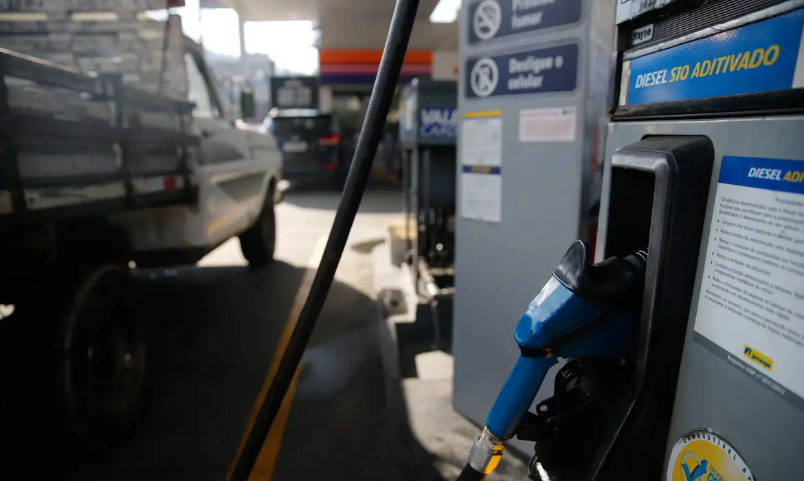 Governo propõe subsídio de R$ 1,20 ao diesel após impasse do ICMS