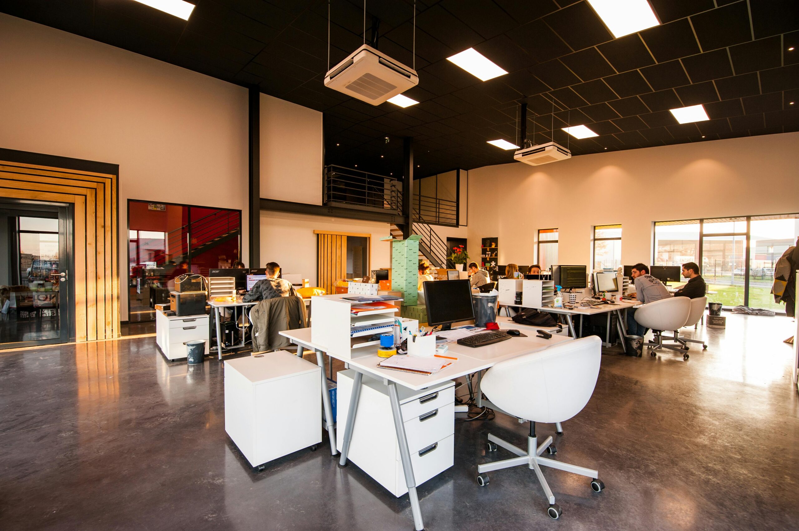 Mobilidade corporativa com foco digital torna-se a norma para 79% das empresas, de acordo com a Holafly for Business