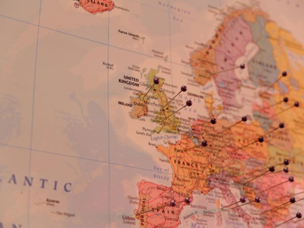 Europa apoia guerra dos EUA e Israel contra Irã; Espanha diverge