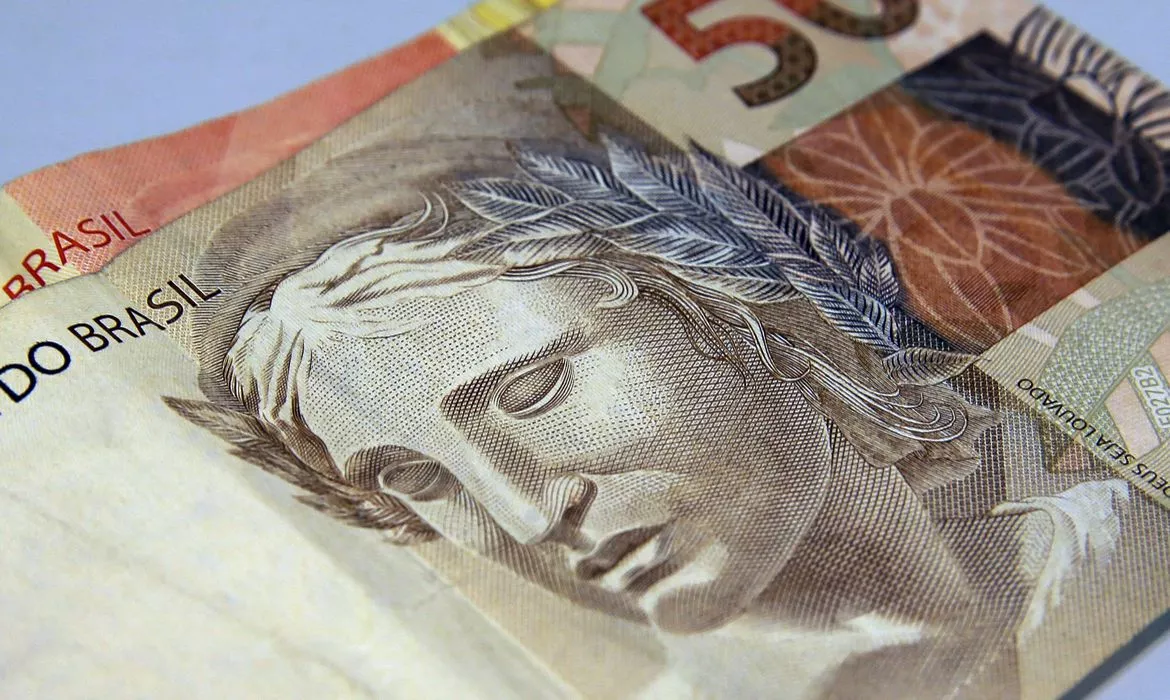 Mercado eleva previsão da inflação para 4,17% este ano
