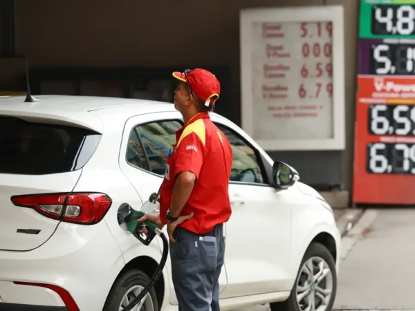 Governo quer converter receitas extras com petróleo em desonerações