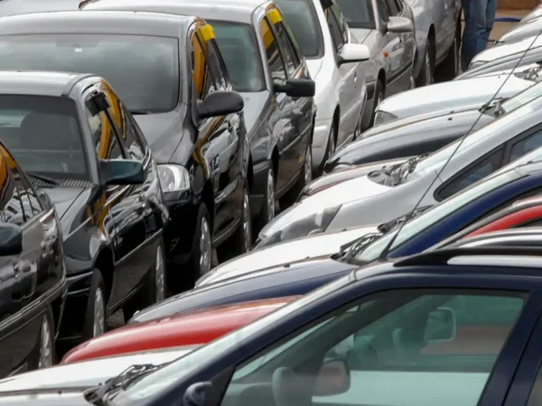 Financiamento de veículos cresce 12,8% no trimestre