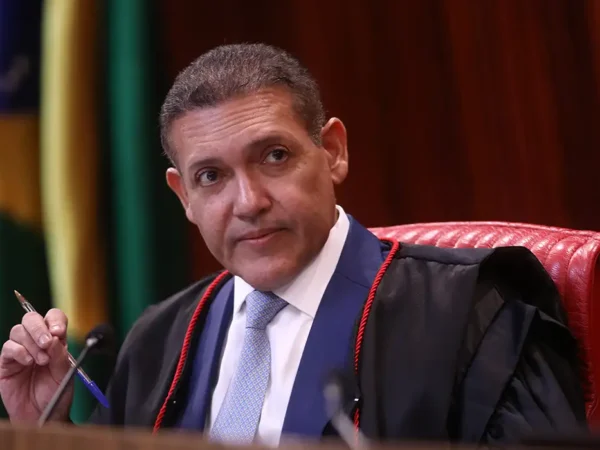 Nunes Marques é eleito presidente do TSE