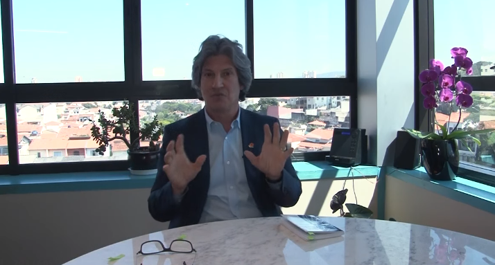 “Quando o mercado está em crise, as empresas começam a enxugar”, diz CEO sobre impactos na publicidade legal