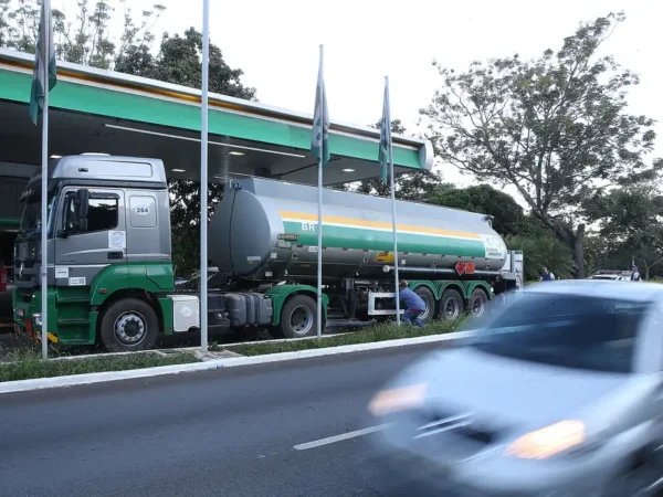 Mais de 80% dos estados aderem a subsídio a diesel importado