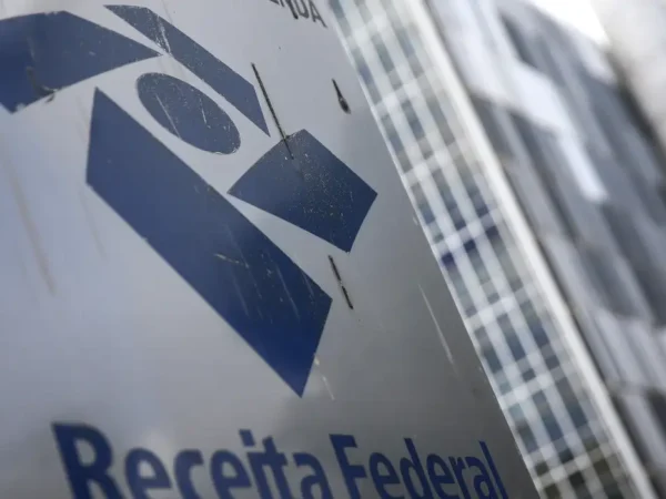 Saiba quem deve declarar Imposto de Renda em 2026