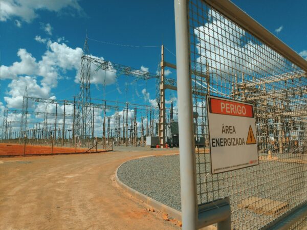 Preço da energia no mercado livre sobe no Brasil entre 2024 e 2026 e pressiona contratos de empresas